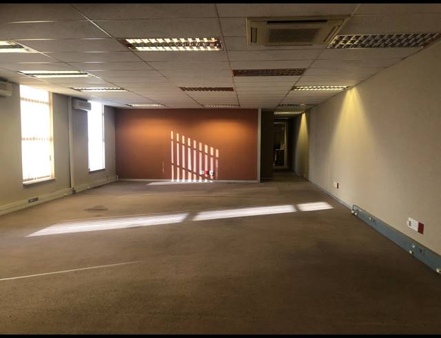 295M² OFFICE TO LET IN CRAIGHALL